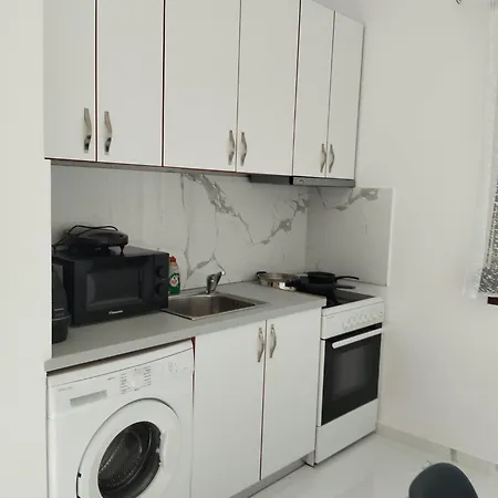 Modern One Bedroom Beachside Hersonissos (Crete)