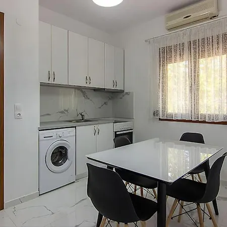 Modern One Bedroom Beachside בית נופש *