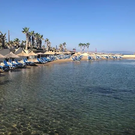 בית נופש Modern One Bedroom Beachside *